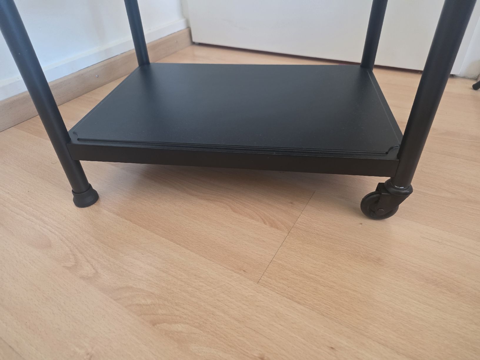 Ikea Scaffali: Metall Rollwagen / Regal von Ikea – Usato da Schaffhausen venduto da onetheroad2017 1