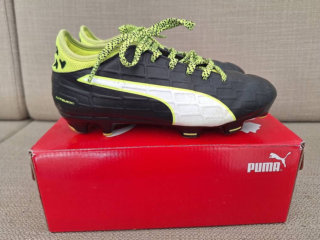 Chaussures garçon: Fussballschuhe Puma Gr. 33 – D'occasion à Chur par weinher