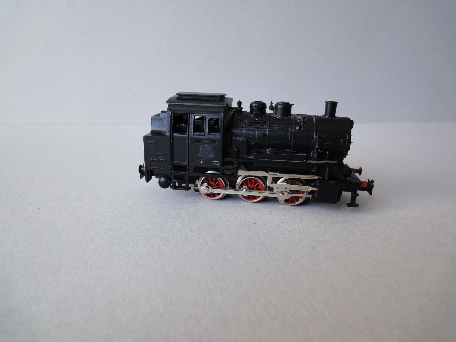 Märklin Modellini di ferrovie: Märklin Dampflok DB 89006 mit Wagen H0 – Usato da Chur venduto da omonia 3