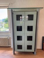 Vitrinen-Schrank mit Glasfront