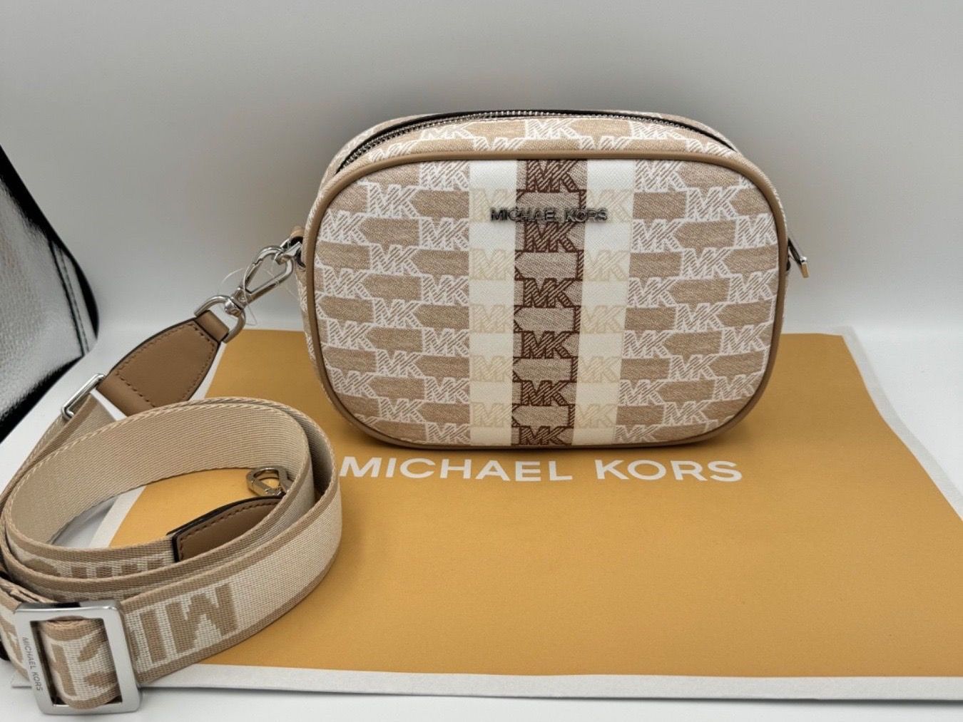 Michael Kors Sacs femmes: Michael Kors Umhängetasche – Neuf avec emballage d'origine à Wiedlisbach par Sistershop