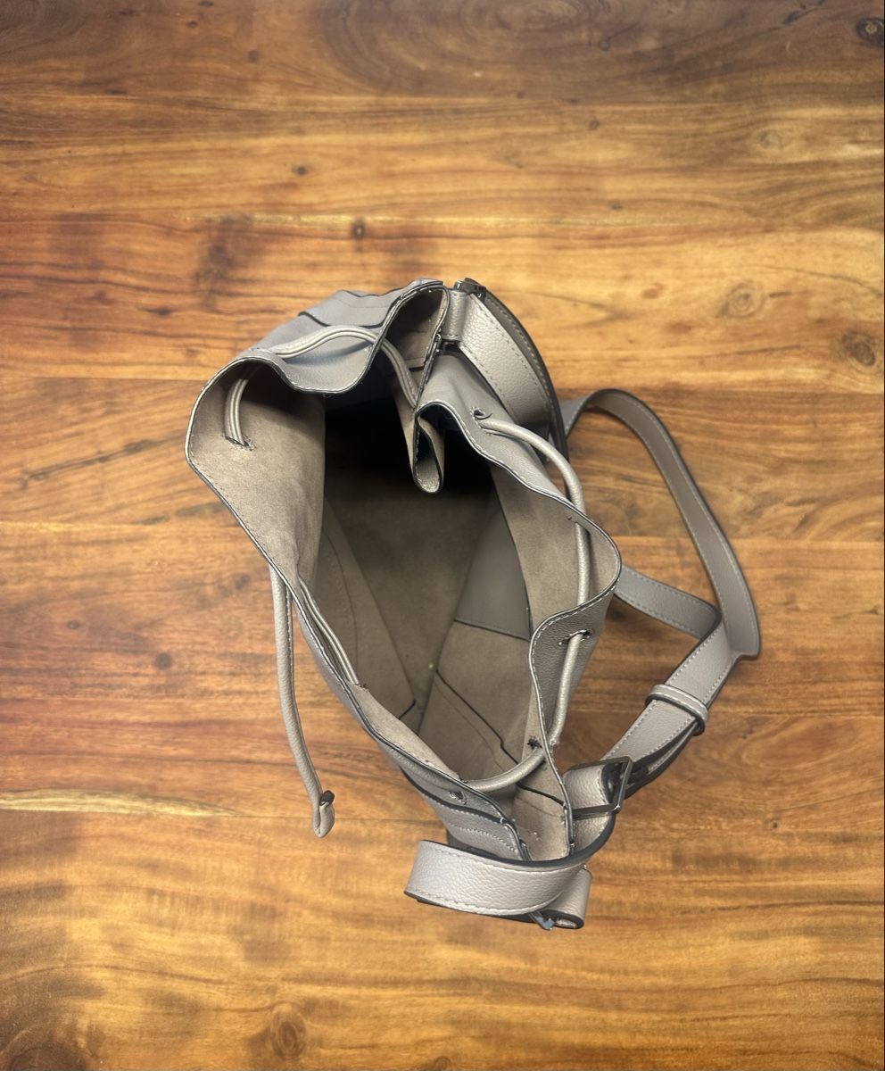 Borse da donna: Graue Handtasche / Umhängetasche – Usato da Bonstetten venduto da Filetti99 2