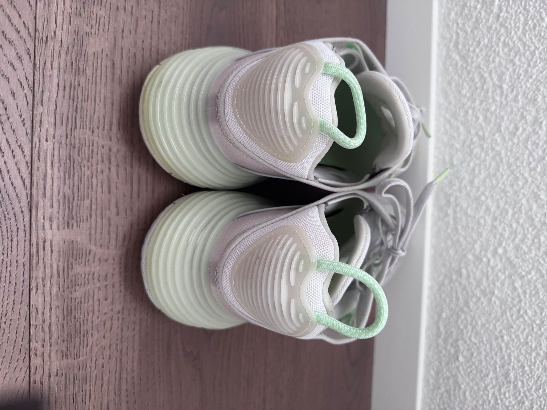 Scarpe da uomo: Nike Air Max 2090, neu, Grösse 44,5 – Nuovo (secondo la descrizione) da Fehraltorf venduto da Naprodej 1