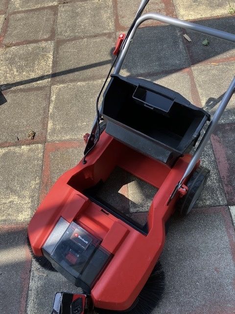 Einhell Tutte le macchine: Einhell Akku Kehrmaschiene – Usato da Neuheim venduto da Aramat0 1