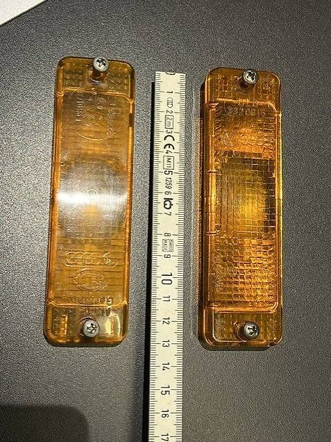 Jeu de 2 catadioptres ambre 105 X 48 mm | Plein Phares/Plein F