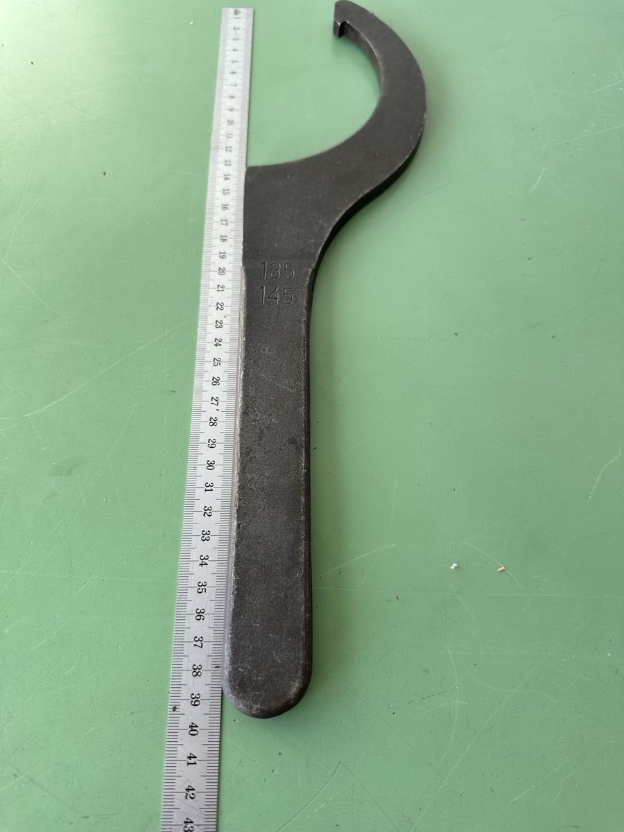 Tutti gli attrezzi: Spannschlüssel 135 ,145 mm. – Usato da Aarberg venduto da SNMachines 2