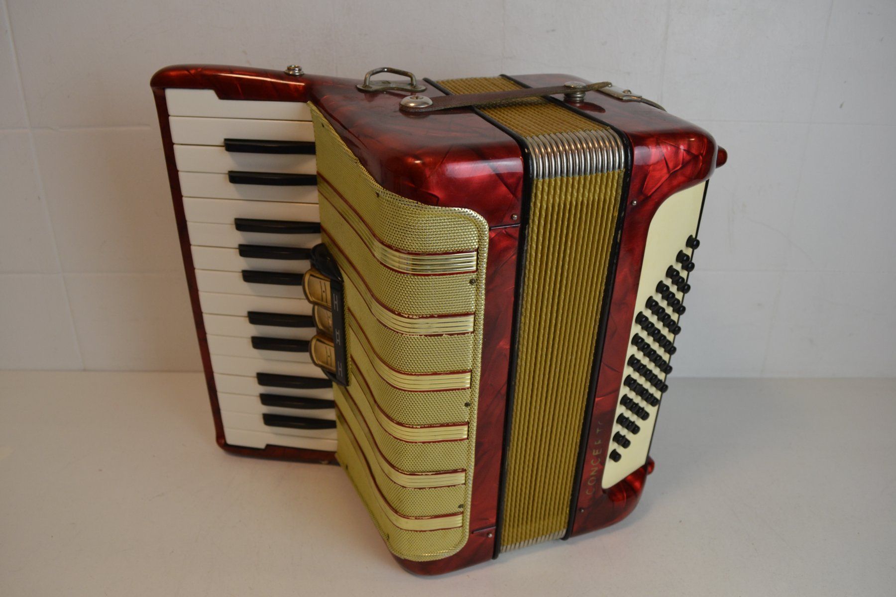 Hohner Strumenti musicali: Akkordeon Hohner Concerto I frisch gestimmt – Usato da Zürich venduto da baumusik 7