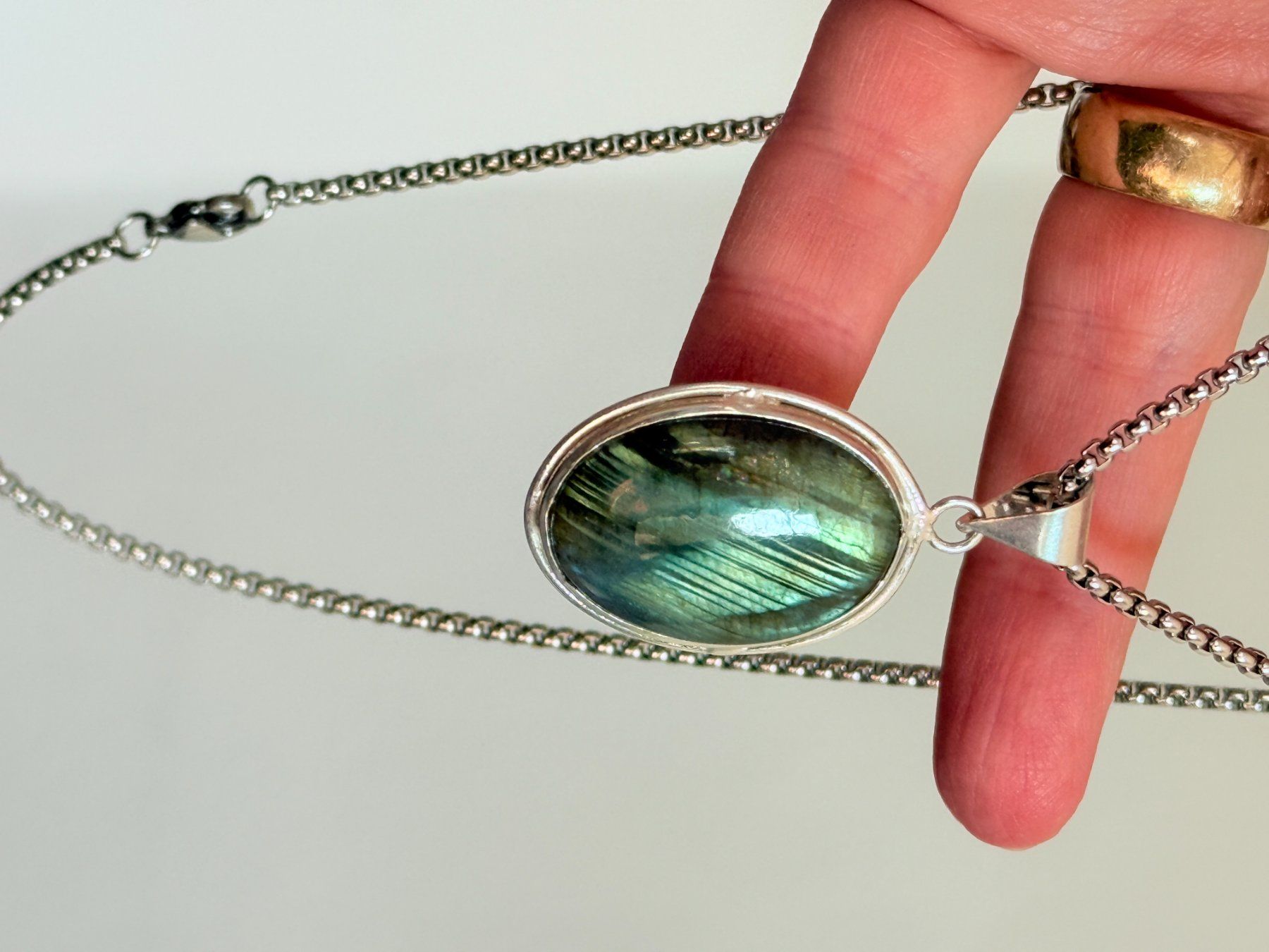 Catenine: Collier avec Pendentif Pierre de Labradorite ✨ – Nuovo e nell'imballaggio originale da Genève venduto da AGBERG 7