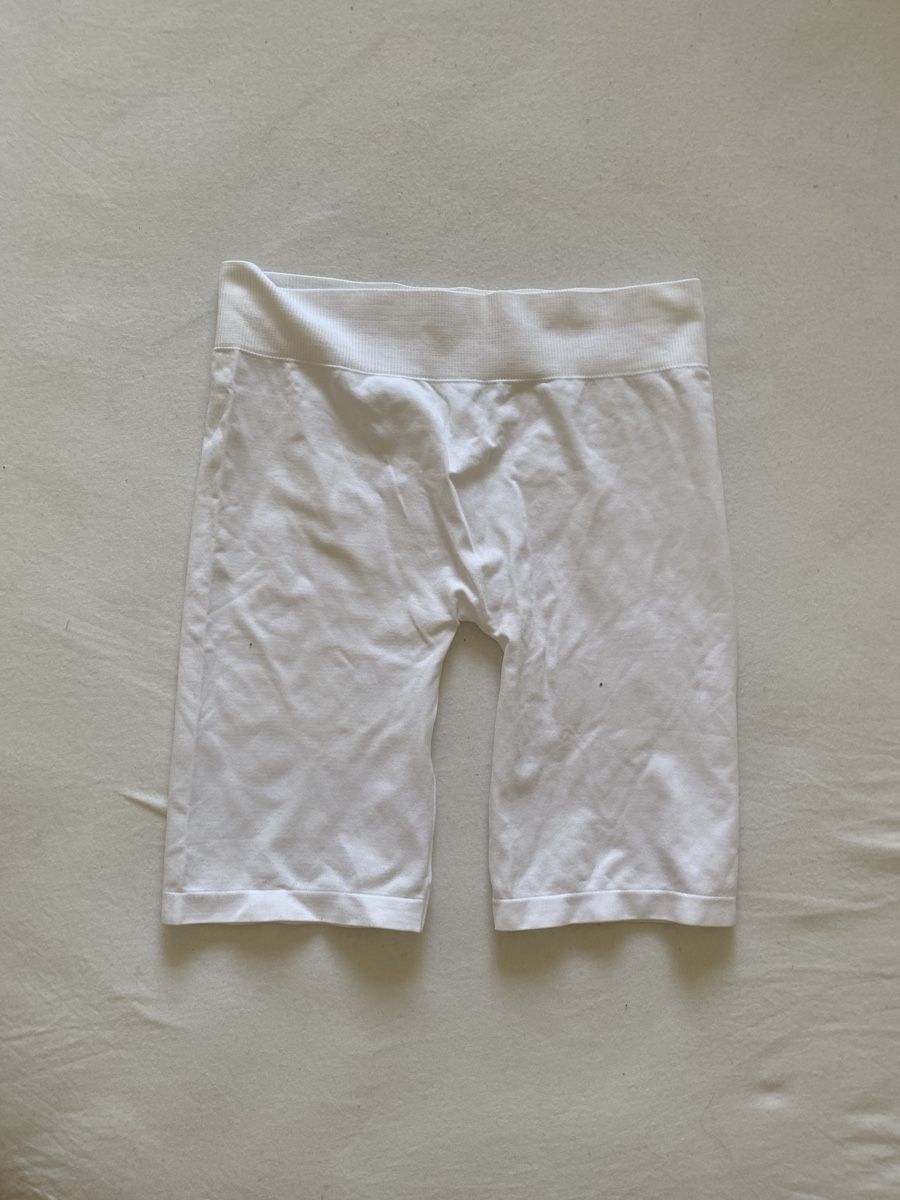 Lots de vêtements: Kleiderpaket Frauen – D'occasion à Basel par val_t8jm 8