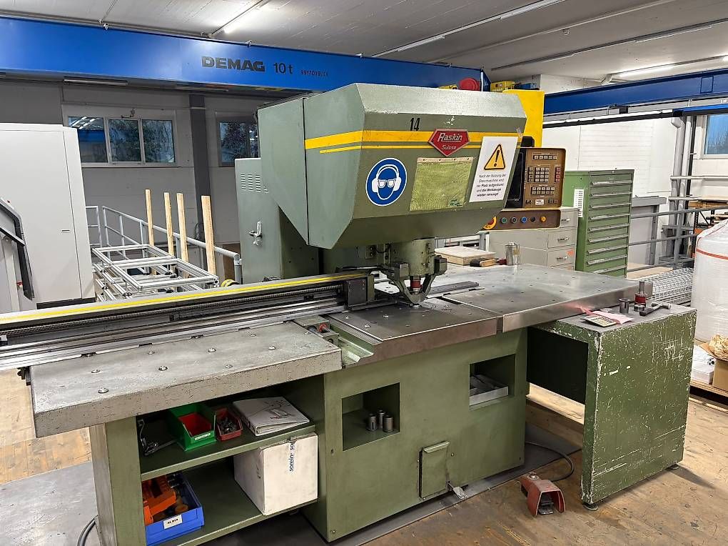 Tutte le macchine: Raskin Stanzmaschine – Usato da Balzers venduto da coco749