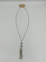 Lange Modeschmuck-Halskette, silberfarben mit Quaste