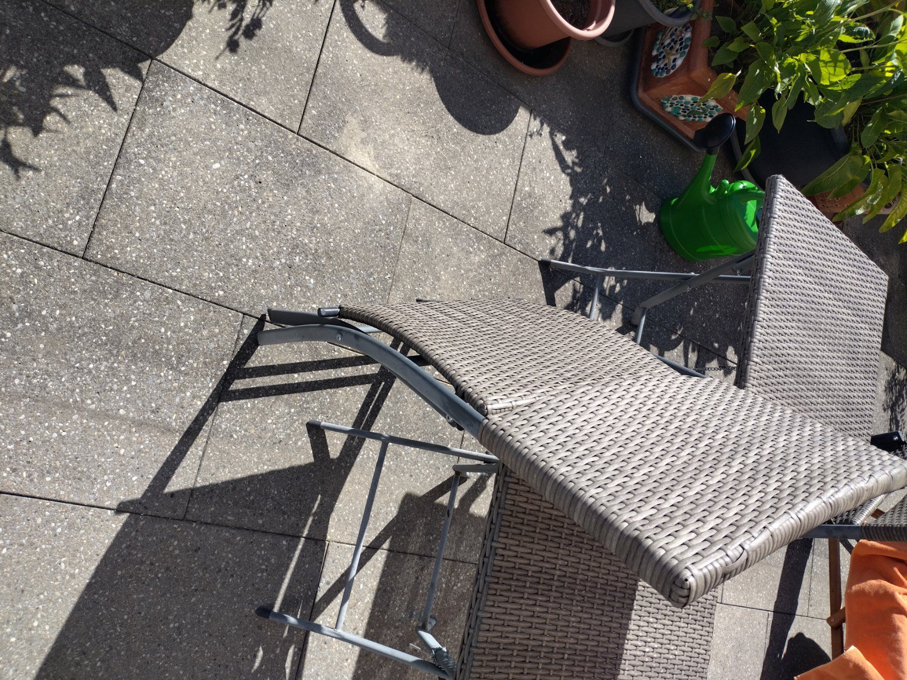 Tischset: Klappstuhl und Tisch – Gebraucht aus Hausen am Albis von Adiwettstein 4