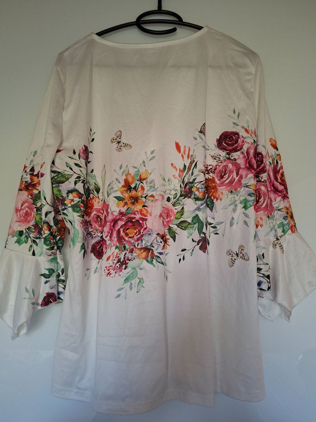 Blusen: Bluse weiss Blumenmuster Grösse L – Gebraucht aus Erlinsbach von pfunky 2