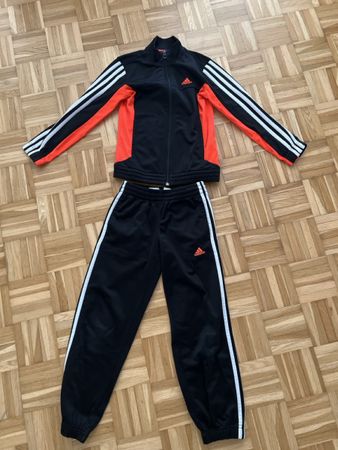 Adidas Trainingsanzug, Schwarz/Orange, Grösse 122/128