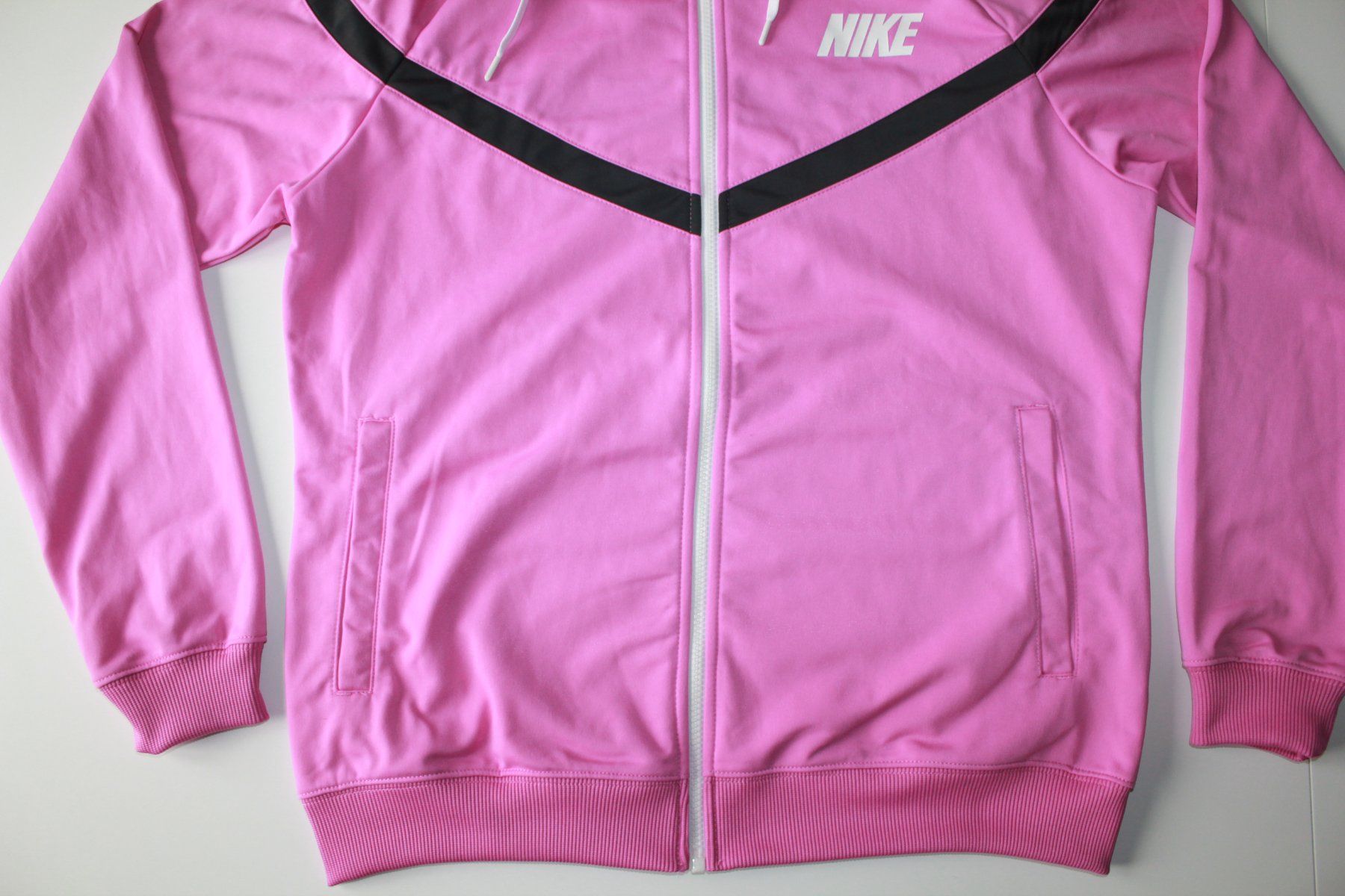 Nike Giacche: Veste Nike rose t. XL – Usato da Peseux venduto da Gilloss 2