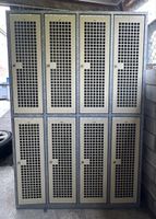 Garderobenschrank 8-teilig.