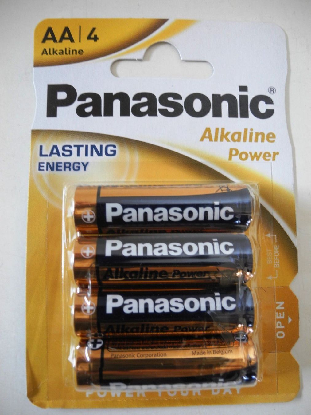 Panasonic Akkus & Batterien: Batterien Panasonic Alkaline AA, LR06, Ablaufdatum: 01.2031 – Neu und originalverpackt aus Kottwil von Crazyrolf