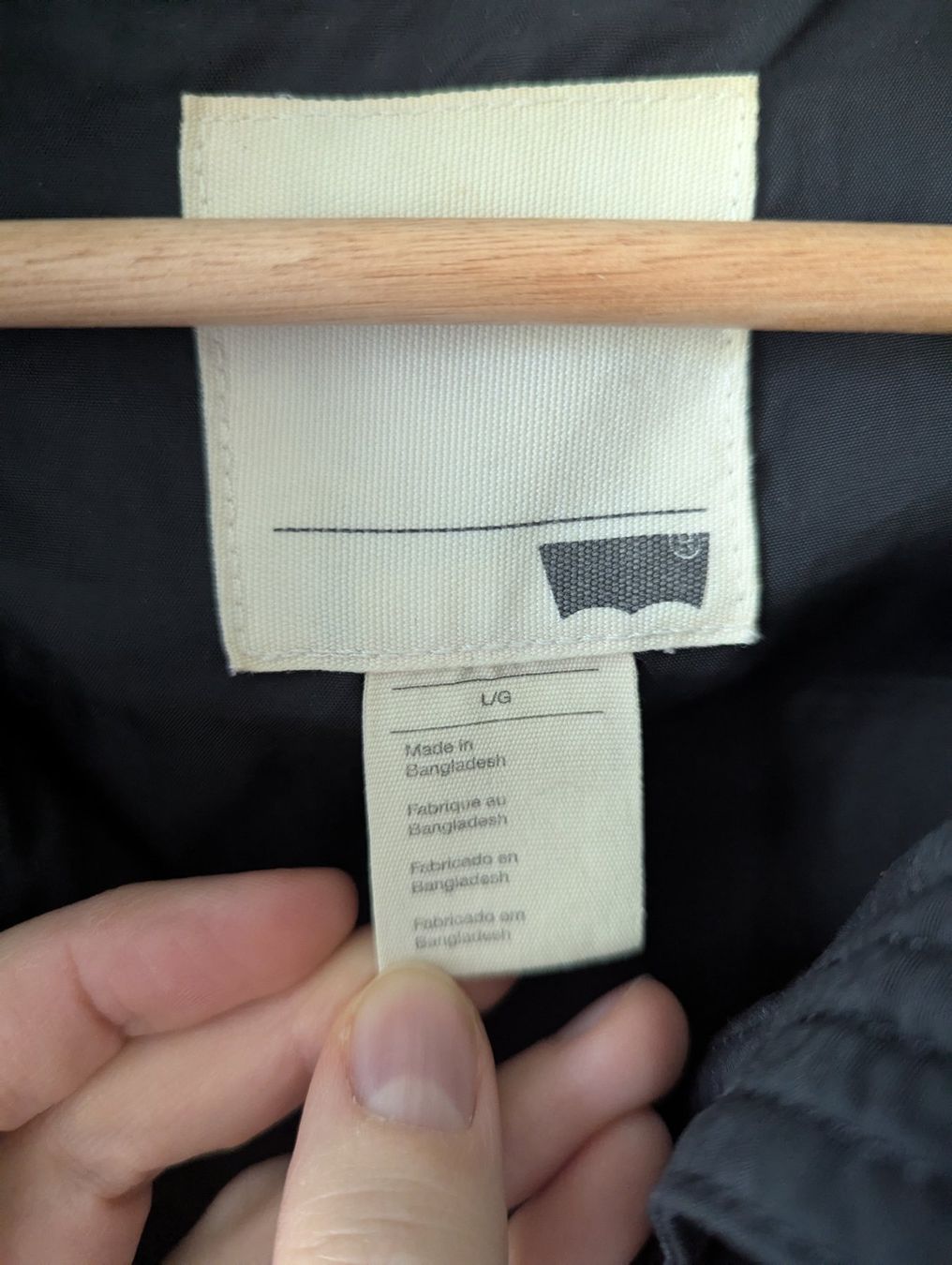 Cappotti: Wintermantel mit Kapuze, Gr. M/L, Schwarz – Usato da JONA venduto da gin_yl55 3