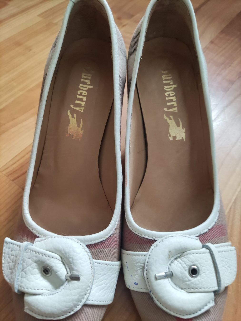 Burberry Damenschuhe: Burberry Pumps, Gr. 37 im Karolook – Gebraucht aus Solothurn von Csw1 1