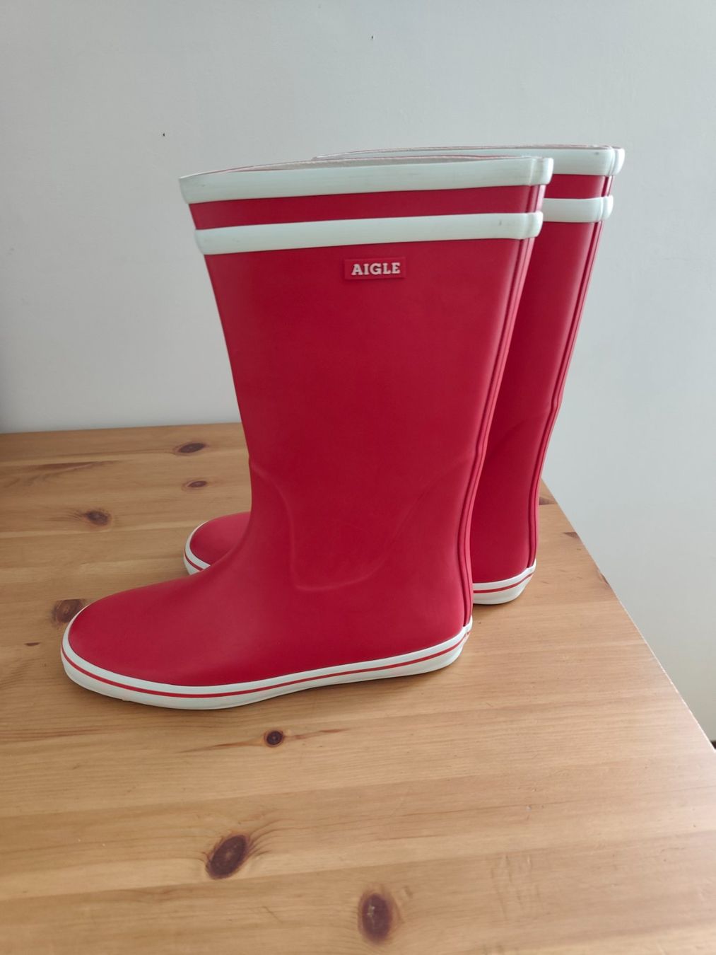 Scarpe da donna: Aigle Gummistiefel in rot, Grösse 39 – Nuovo (secondo la descrizione) da Rheineck venduto da Polcadot
