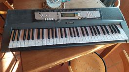 Keyboard Yamaha EZ200