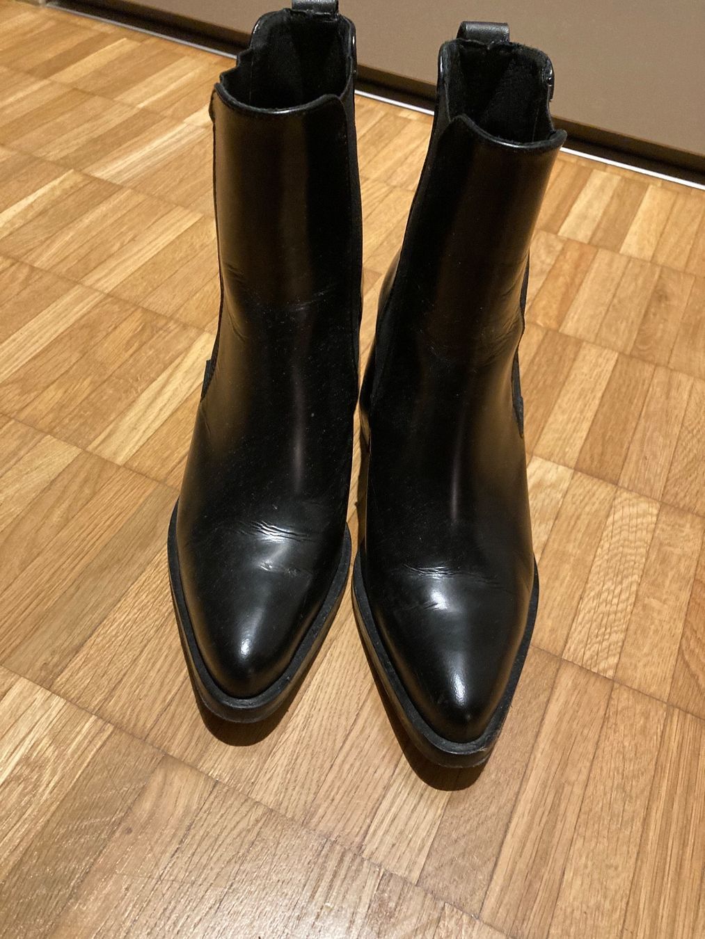 Scarpe da donna: Schwarze Stiefeletten von AllSaints – Usato da Zürich venduto da kristina_korotysh 1