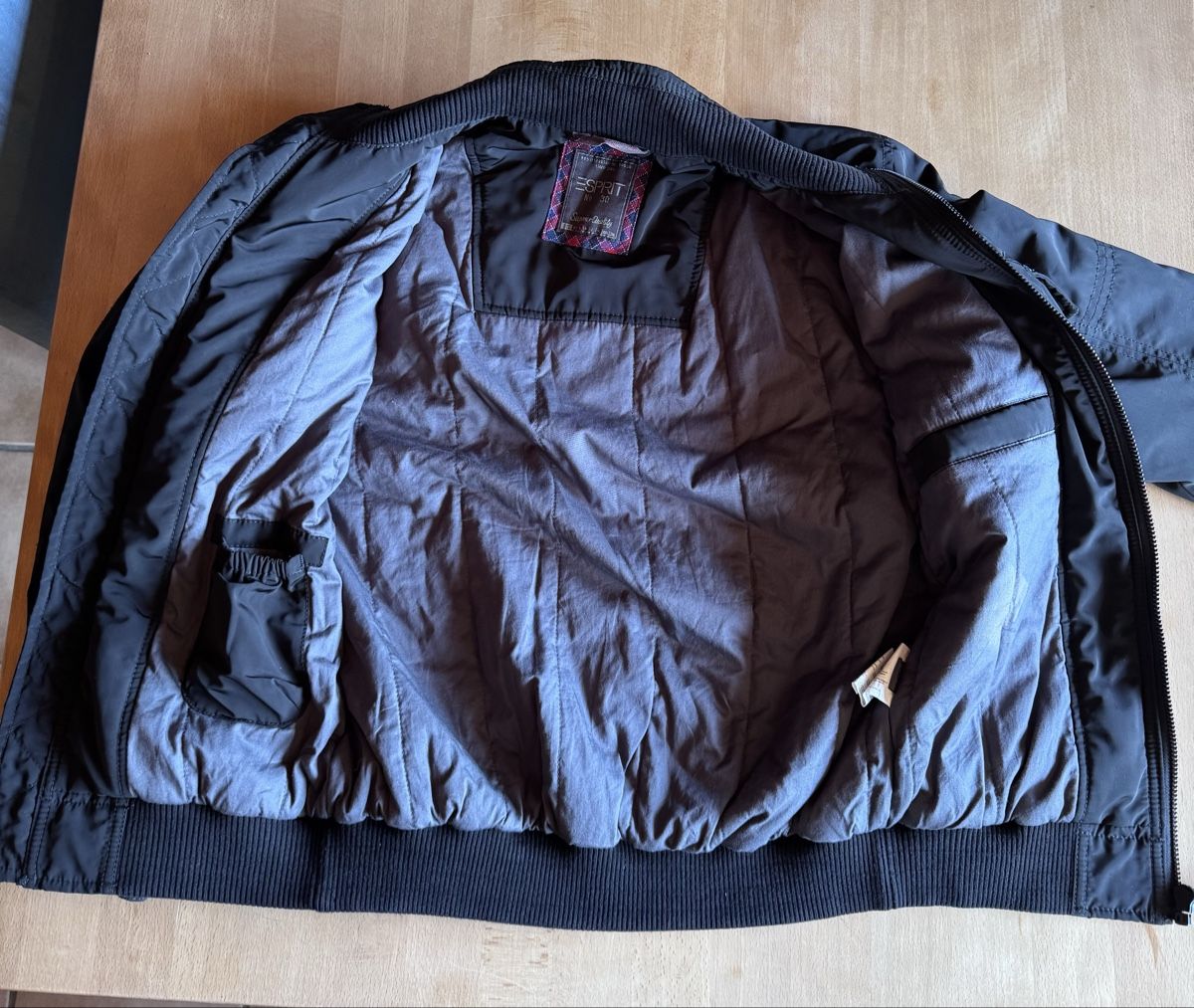 Esprit Jacken: Esprit Herren Übergangsjacke Gr. S Schwarz – Gebraucht aus Kallern von Microair 2