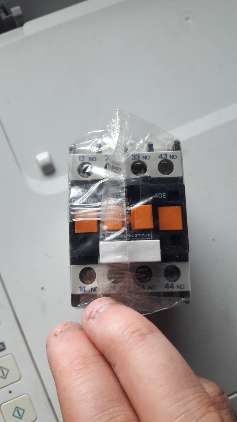 Schneider Componenti elettronici: Hilfsschütz ca2 dn40p7 40e – Nuovo e nell'imballaggio originale da Laufen venduto da Mann455 1