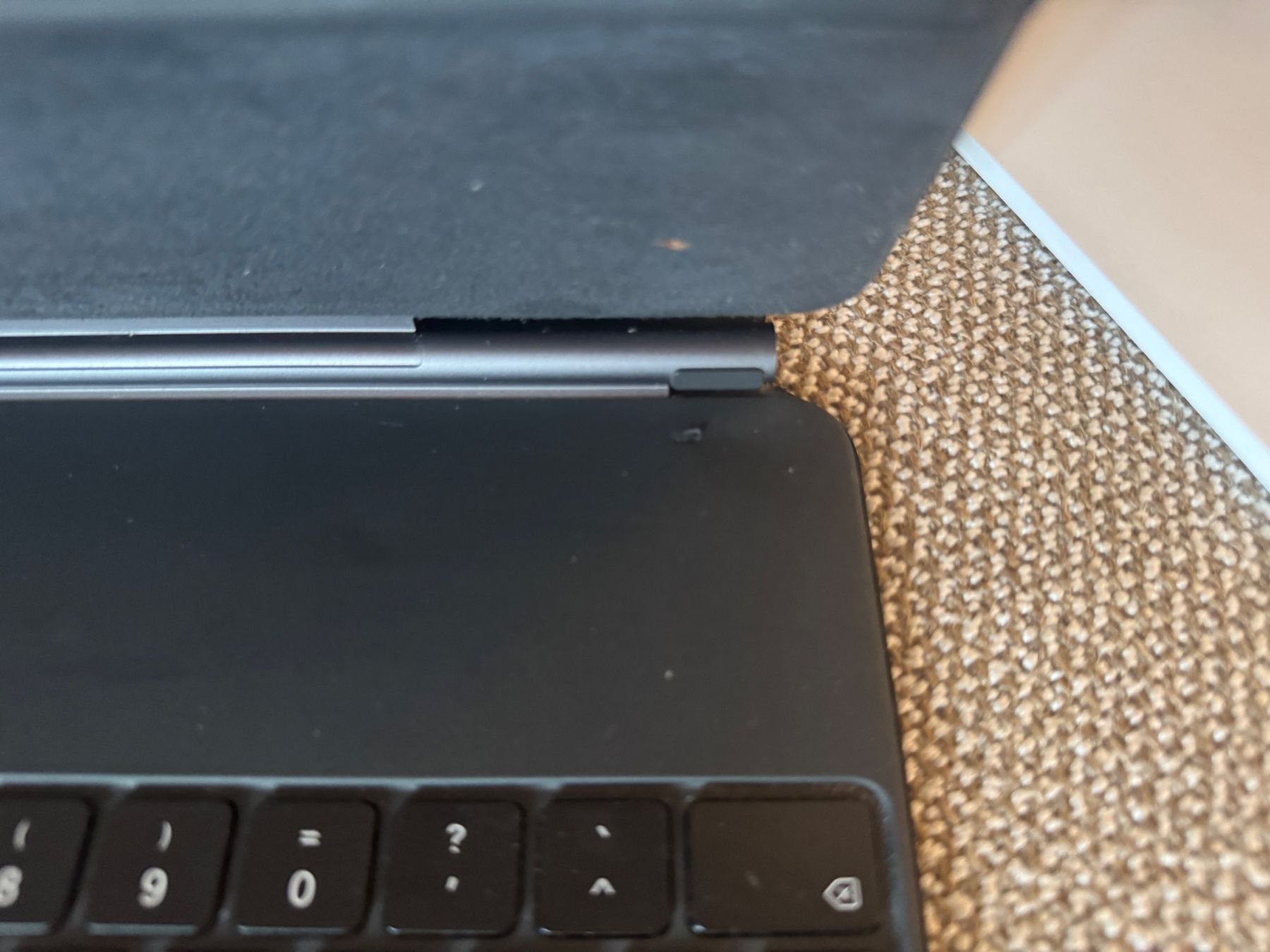 Apple Covers & Taschen: Apple Magic Keyboard Folio iPad Pro 12.9 13 Zoll – Gebraucht aus Bern von  3