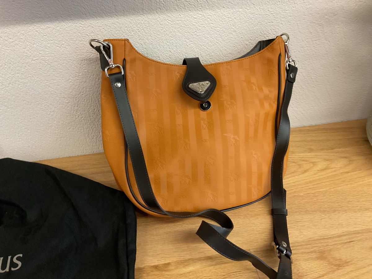 Maison Mollerus Borse da donna: Neue Maison Mollerus Tasche – Nuovo (secondo la descrizione) da Galgenen venduto da Schwantli 1