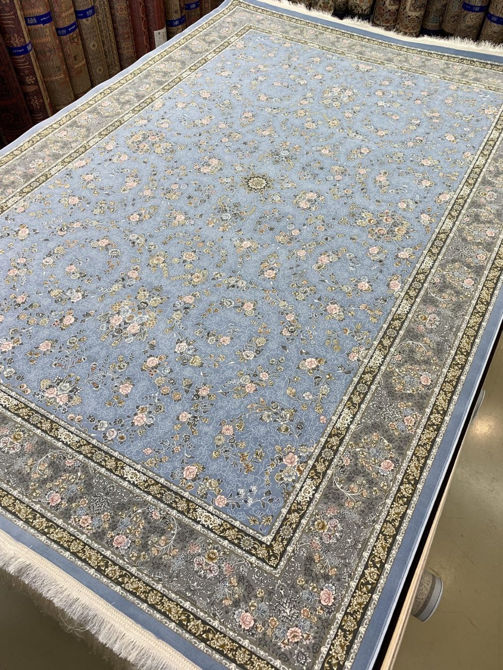 Tappeti: Edler Orientteppich, hellblau mit Blumenmuster, Top Zustand! – Nuovo e nell'imballaggio originale da Birmensdorf ZH venduto da azad110