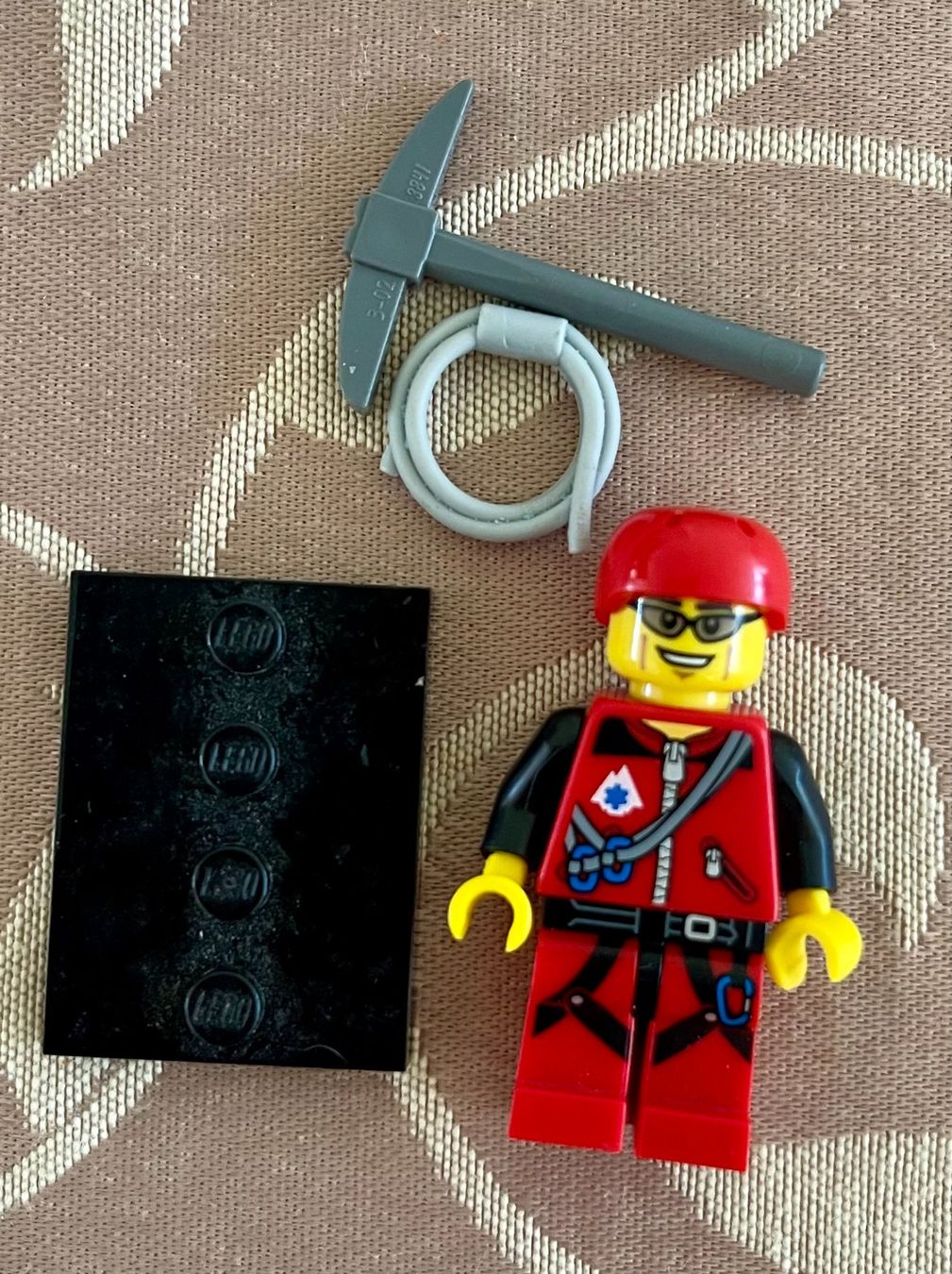 Lego Kit di costruzioni: Lego Minifigure Series 11 - Mountain Climber – Usato da Höri venduto da PSMarinho