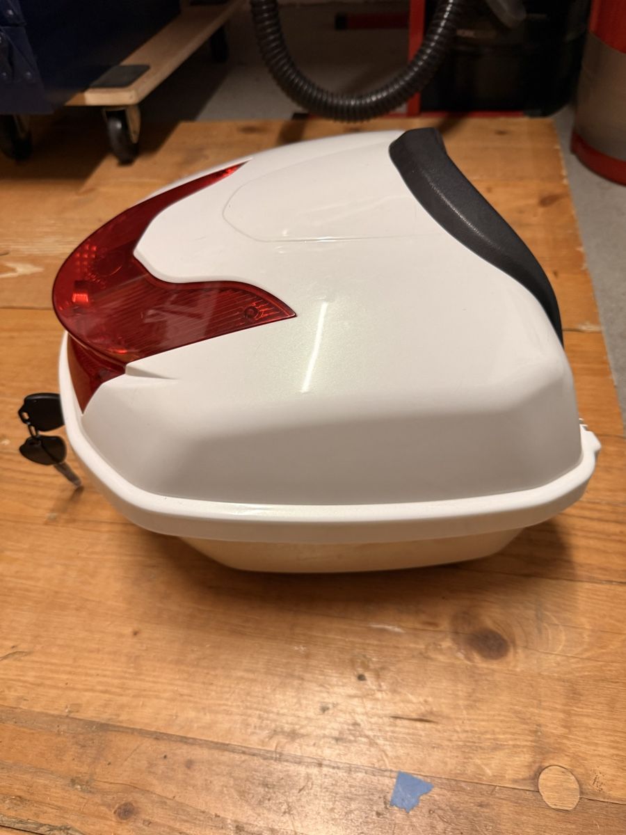 Topcases: Topcase Mofa E Roller – D'occasion à volketswil par visitor01 6