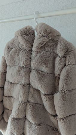 Kuschelige Winterjacke taupe, ca 42 oversize, extrem weich
