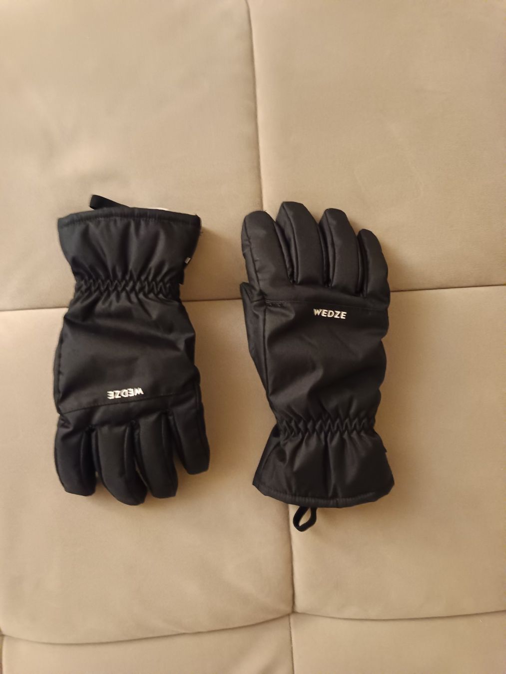 Decathlon Handschuhe & Handstulpen: Wedze Skihandschuhe – Gebraucht aus Benglen von Jumanah 1