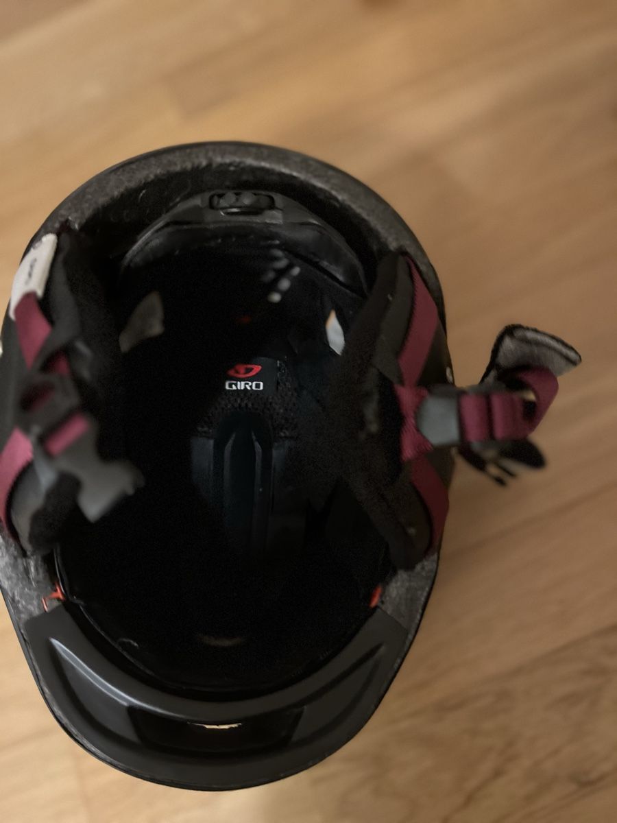 Giro Helme: Giro ski/snowboard helmet – Gebraucht aus meilen von ana_qc5y 2