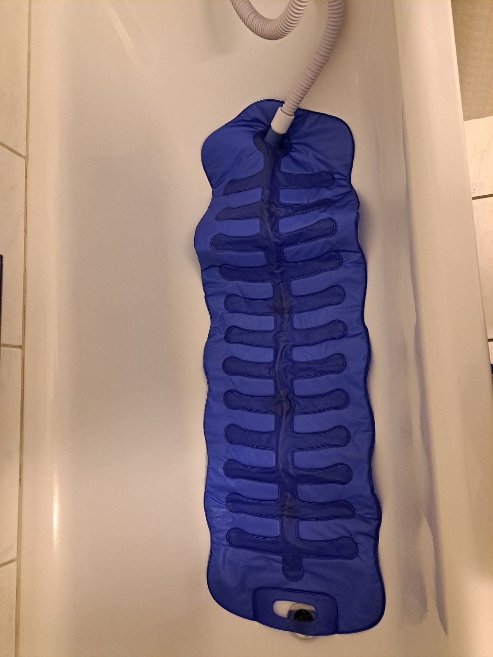 Massagegeräte: Sprudelbad Bubbly – Gebraucht aus Kloten von Buki-Sneki 1