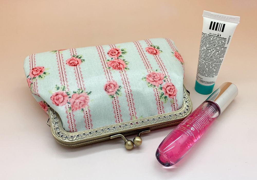 Kosmetiktasche Aus Wachstuch – Handgenäht, Grau Mit Sternen, Reißverschluss