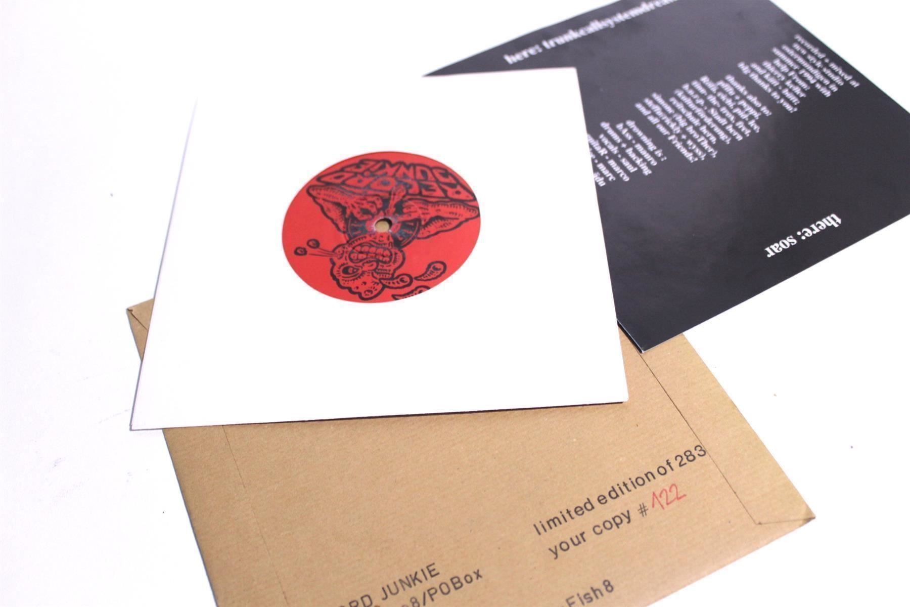 Kartons: DROWNING: First Fart – Gebraucht aus Bern von kultiges 5