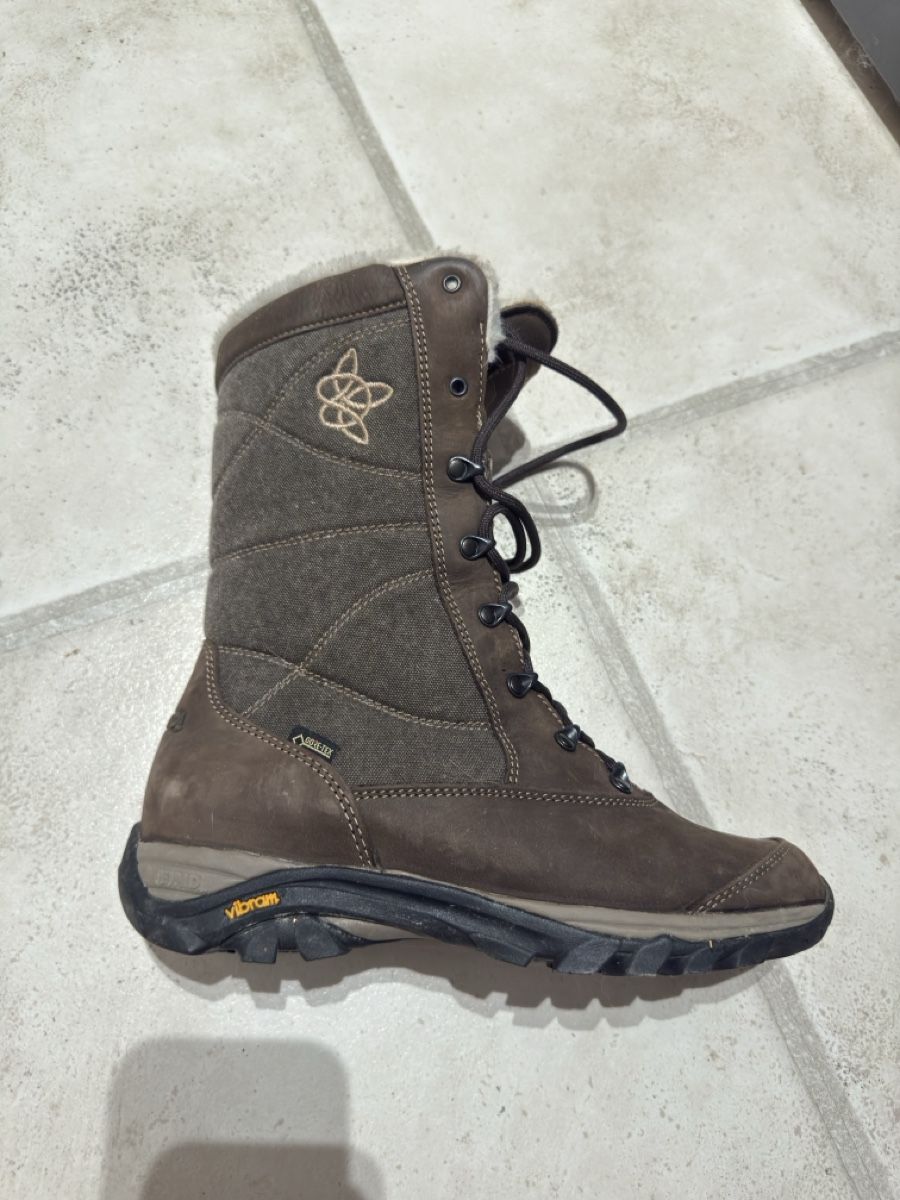 Meindl Chaussures hommes: Meindl Winterstiefel Gore-Tex Grösse 39 – D'occasion à Adliswil par JaniqueN 1