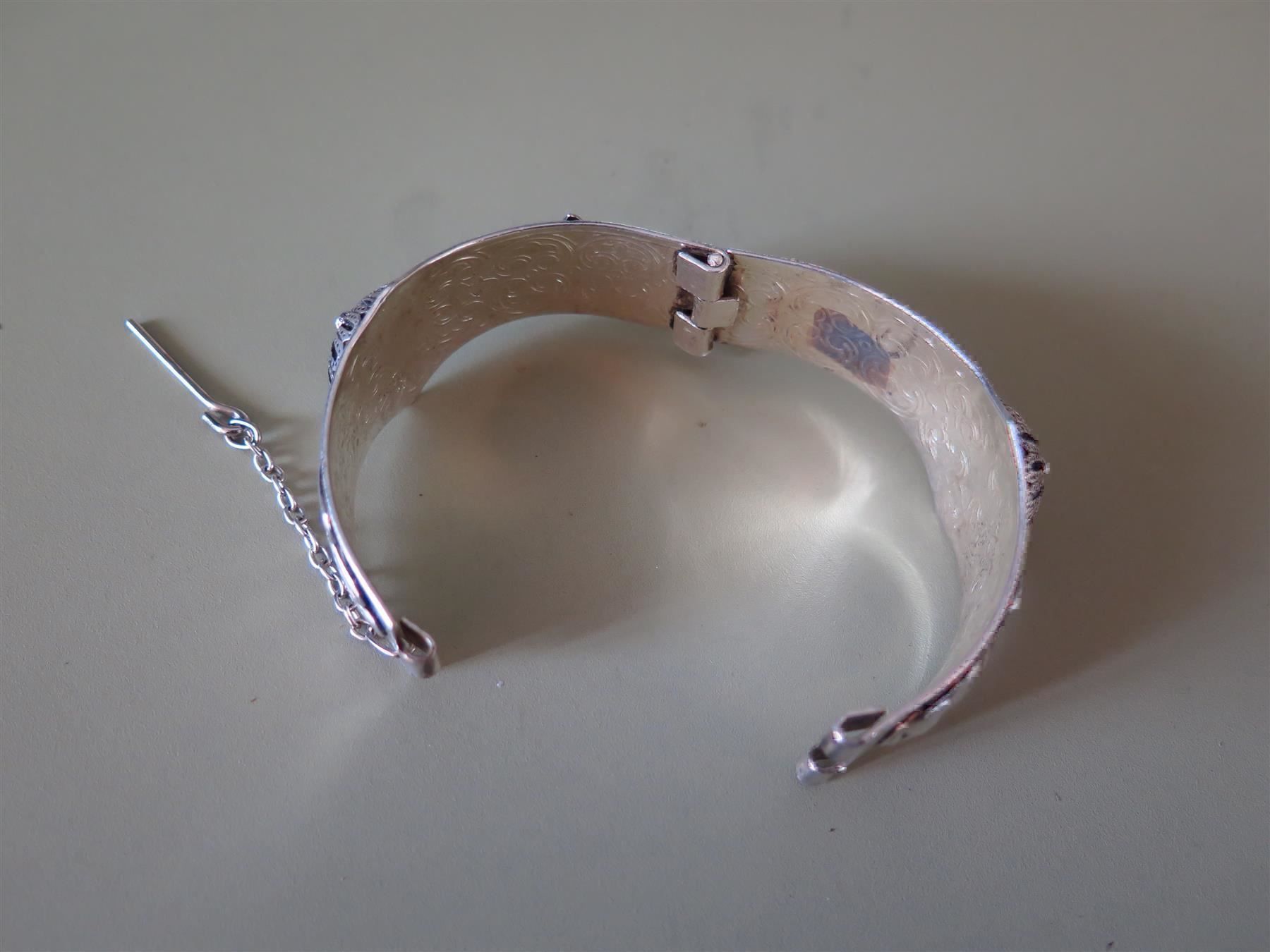 Bracciali & Braccialetti: (22R)  ARMREIF Silber? Dromedar Rosetten – Usato da Bern venduto da Jwpm66 3