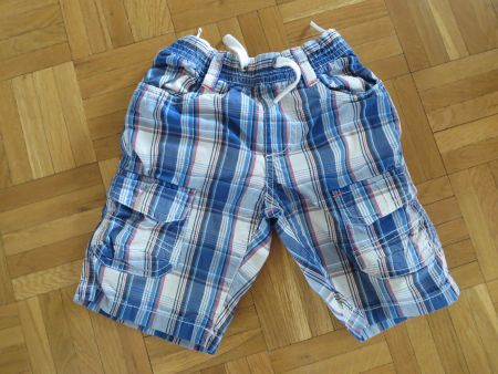 kurze Knaben Hose /Gr. 104