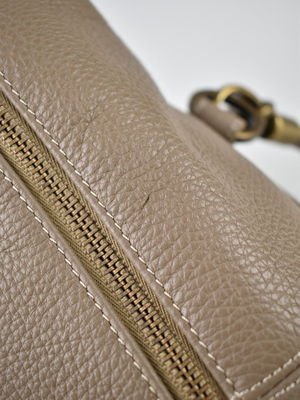 Armani Taschen für Damen: Armani Leder Umhängetasche, vintage – Gebraucht aus Nürensdorf von 2ND_STORY 2