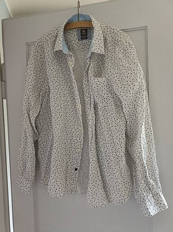 Chemises: Hemd Gr. 42 modern fit – D'occasion à Sissach par jgt_6k76