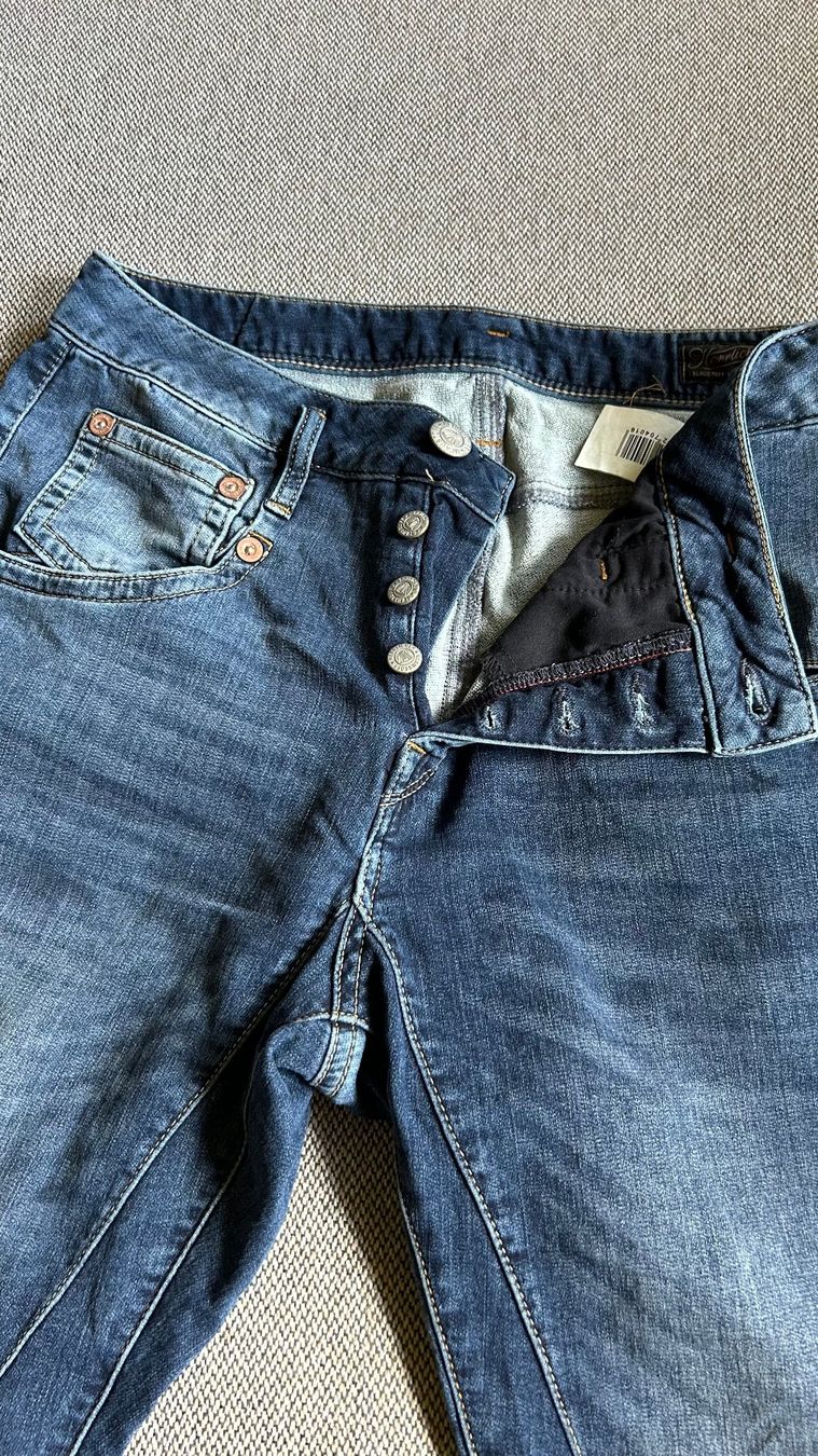 Herrlicher Jeans: Damen Jeans von Herrlicher, Grösse 31 – Nuovo (secondo la descrizione) da Innertkirchen venduto da Urbachtal 1