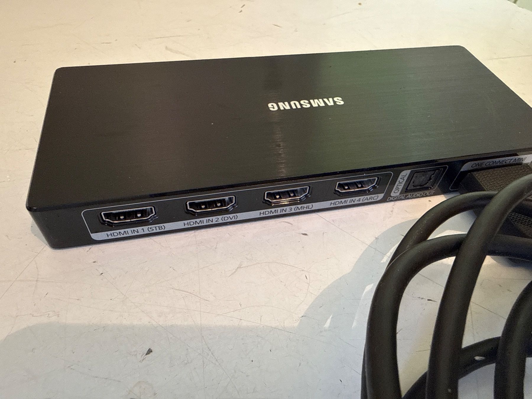 Samsung Adapter: Boîtier Samsung one connect MINI BN 96-35817B – Gebraucht aus St imier von sav_bjf9 3