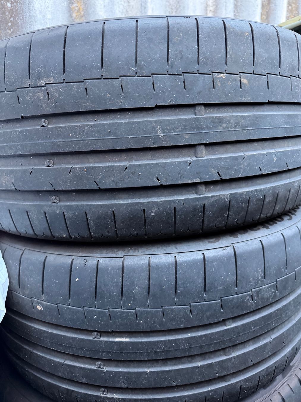 Continental Pneumatici & Ruote complete: Continental 255/35 r19 2 Stück – Usato da Hendschiken venduto da kja_hmq6