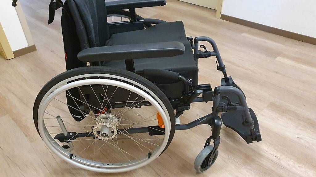 Rollstühle: Fauteuil roulant – Gebraucht aus Miex von ann_t9qq 2