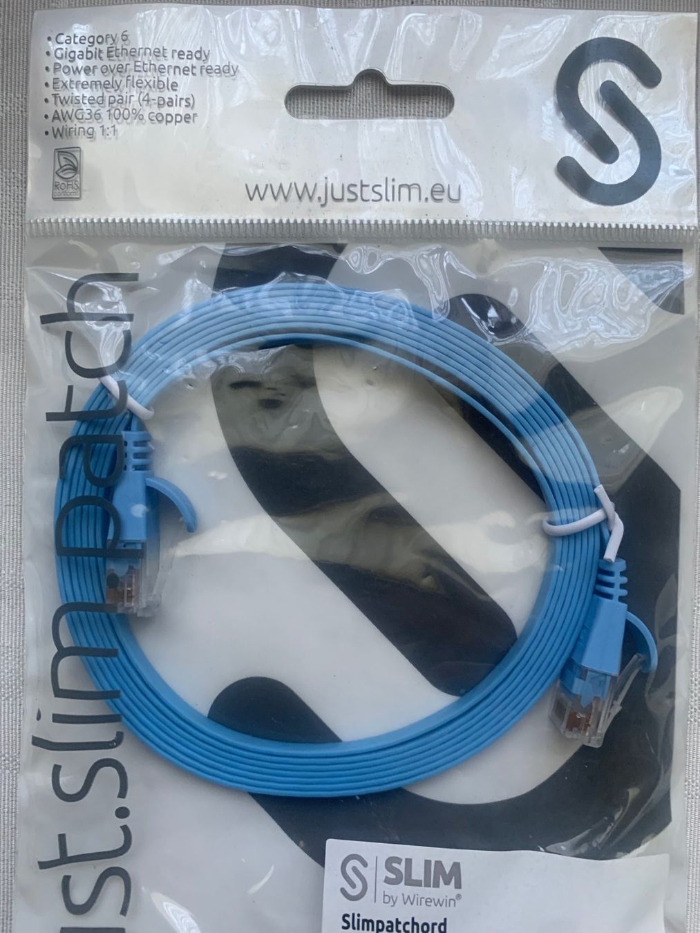 Cavi: Slimpatchkabel RJ-45 - RJ-45, Cat 6, UTP, 2 m, Blau – Nuovo e nell'imballaggio originale da Windisch venduto da Trudi45 1