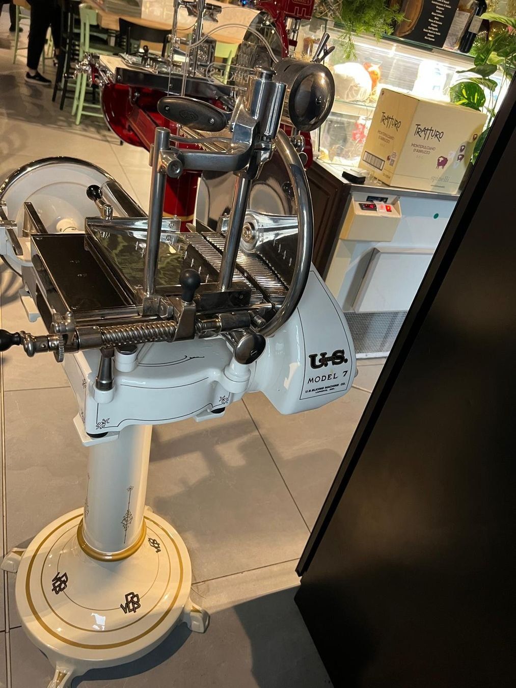 Berkel Elettrodomestici da cucina: U.S. Berkel Modell 7 Restauriert - Creme/Gold mit Sockel – Nuovo (secondo la descrizione) da Biasca venduto da Nicolas.Ney 4